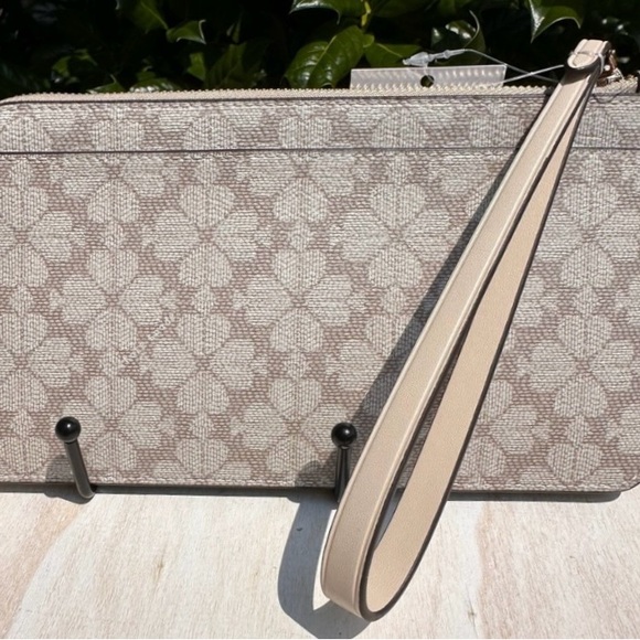 Kate Spade Lucy Spade Flower Medium L-zip Wristlet  • Tan - Picture 5 of 7